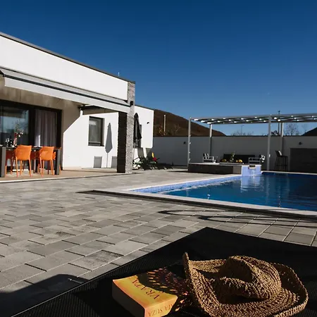 Ferienhaus Luxury Blue Sky